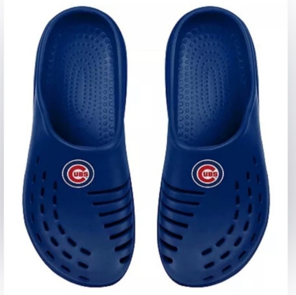 Youth Chicago Cubs FOCO Royal Sunny Day Clogs. Medium